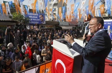 Bakan Bozdağ: &quot;7 genel başkanlı yahut 7 genel liderli bir yönetim, bırakın Türkiye’yi bir bakkal yönetebilir mi?&quot;
