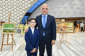 Bakan Ersoy, şehit polis memuru Hüseyin Gül’ün oğlu Talha’nın sergisini ziyaret etti
