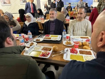 Bakan Nebati Diyarbakır’da depremzedelerle iftar yaptı
