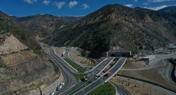 Bakan Uraloğlu: “Yeni Zigana Tüneli’nden 1.5 ayda 251 bin araç geçti”
