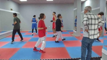Balıkesirli boksörler, Türkiye Şampiyonası’na mücadele edecek
