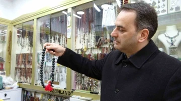 Bursa'da balina kusmuğundan yapılan tespih 25 bin liraya satılıyor