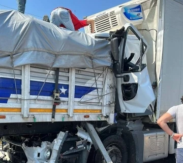 Bandırma’da kamyon hurdaya döndü: 1 yaralı