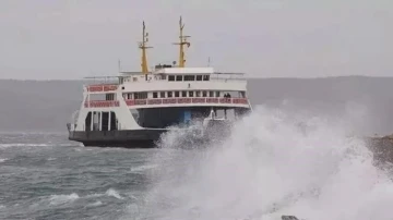 Bandırma ve Erdek’te feribot seferleri iptal edildi
