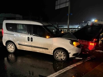 Başakşehir’de 3 aracın karıştığı zincirleme trafik kazası: 1’i ağır 3 yaralı
