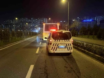 Başakşehir’de &quot;yol verme&quot; kavgası: Otobüs şoförünü bıçaklayıp kaçtı
