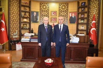 Bursa Yenişehir Belediye Başkanı Aydın'dan Bahçeli’yi ziyaret etti