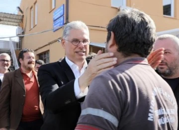 Mudanya Belediye Başkanı Deniz Dalgıç çalışanlarıyla bayramlaştı