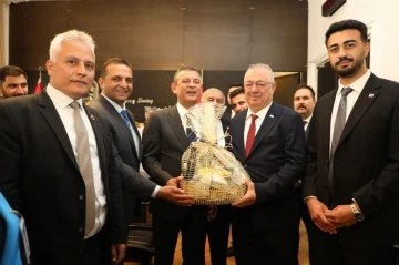 Başkan Mehmet Ertaş Özgür Özel’i ziyaret etti

