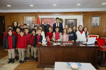 Başkan Özcan, öğrencilerin sorularını yanıtladı
