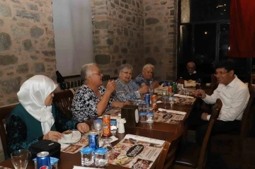 Başkan Özcan, yaşlıları ağırladı
