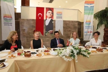 Başkan Ünlü Marmarisli kadınlarla kahvaltıda buluştu
