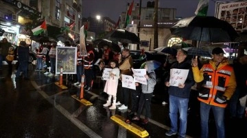Batı Şeria'da "Gazze'de ateşkes talebiyle" gösteri düzenlendi