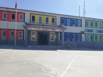 Batman’da jandarma köy okullarını renklendiriyor
