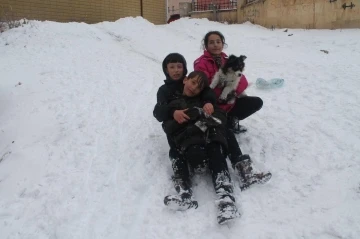 Bayburt’ta kar nedeniyle yarıyıl tatili bir gün uzatıldı okullar tatil edildi
