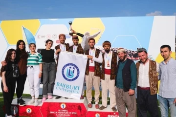 Bayburt Üniversitesi, Geleneksel Türk Okçuluğunda takım halinde bronz madalya kazandı
