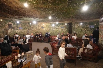 Bayram tatilinde Gaziantep’in tarihi Kaleoğlu Mağarası’na yoğun ilgi
