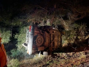 Bayramiç’te ağaca çarpan otomobilin sürücüsü hayatını kaybetti
