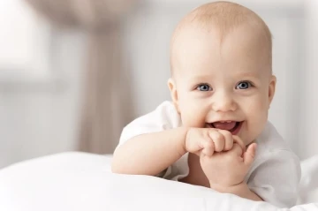 Bebeklere ilk 6 ay sadece anne sütü
