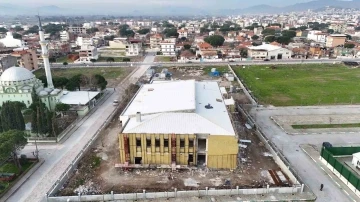 Bergama’nın yeni Gençlik Merkezi yapımında sona gelindi

