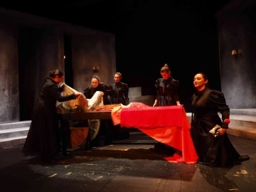 “Bernerda Alba’nın Evi” adlı tiyatro oyunu SDT’de sahnelenecek
