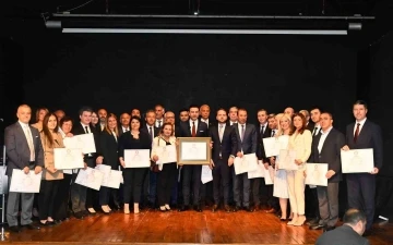 Beşiktaş Belediye Başkanı Rıza Akpolat mazbatasını aldı
