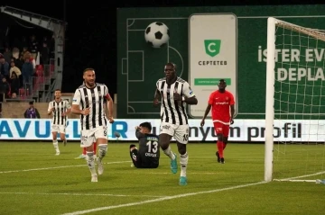 Beşiktaş, yenilmezlik serisini 9 maça yükseltti
