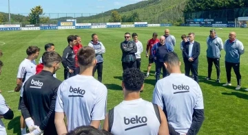 Beşiktaşlı yöneticiler, futbol A takımıyla buluştu
