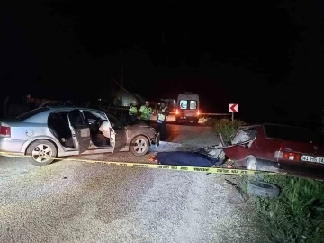 Bilecik’te iki otomobil kafa kafaya çarpıştı: 1 ölü
