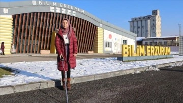 Bilim Erzurum'da üretilen "akıllı baston"la görme engelliler rahat yürüyecek