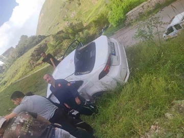 Bitlis’te minibüsle otomobil çarpıştı: 1 yaralı
