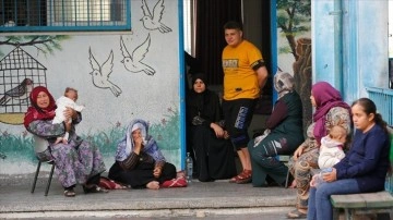 BM Filistinli Mültecilere Yardım Ajansı: Gazze'de yaklaşık 74 bin Filistinli okullarımıza sığın
