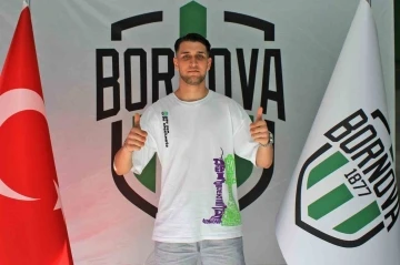 Bornova FK, iki takviye daha gerçekleştirdi
