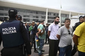 Bolsonaro destekçisi bin 500 kişi gözaltına alındı