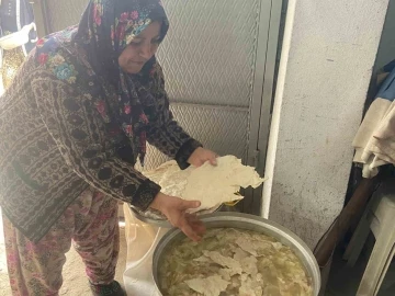 Bursa'da bulunan bir köyde herkes yüzyıllardır Ramazan’ın ilk günü aynı yemeği yiyor
