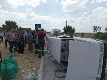 Burdur’da römork bağlı otomobil devrildi 3 kişi yaralandı.
