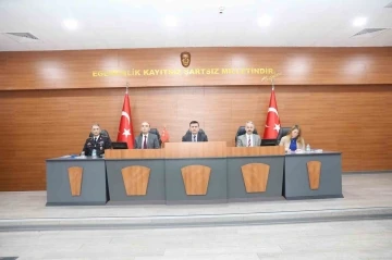 Burdur’da trafik tedbirleri ile genel emniyete ve asayişe ilişkin tedbirler toplantısı yapıldı
