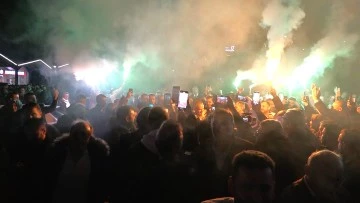 Bursa Büyükşehir Belediye Başkanı Aktaş, Bursa’da meşalelerle karşılandı