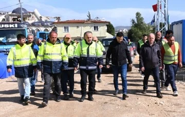 Bursa Büyükşehir Belediyesi'nin deprem bölgesindeki çalışmaları devam ediyor 