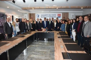 Bursa CHP'ye toplu katılım 