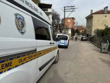 Bursa'da 15 yaşındaki oğlu tarafından bıçakla ağır yaralandı 