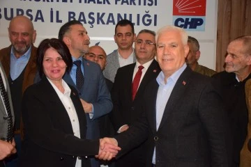 Bursa'da 750 kişi o partiden istifa ederek CHP'ye katıldı 