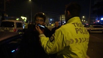 Bursa'da alkollü sürücü ile polislerin diyaloğu şaşırttı 