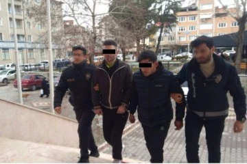 Bursa'da çaldıkları araçla hırsızlığa çıktılar 