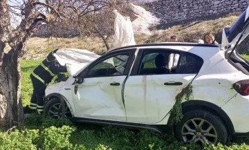 Bursa'da cenazeye giden otomobil şarampole yuvarlandı: 1 ölü 4 yaralı 