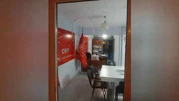 Bursa'da CHP binasına saldırı