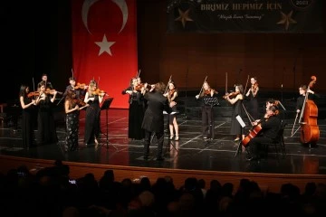 Bursa'da depremzedeler için konser 