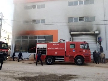 Bursa'da mobilya fabrikasında yangın 