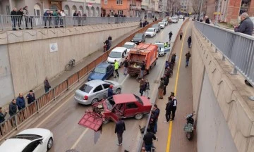 Bursa'da otomobil hurdaya döndü: 2 yaralı!