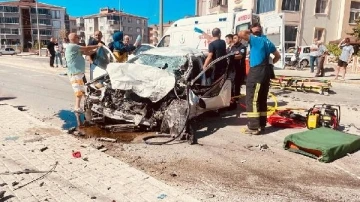 Mustafakemalpaşa'da  otomobil ile hafriyat kamyonu çarpıştı; 1 yaralı 